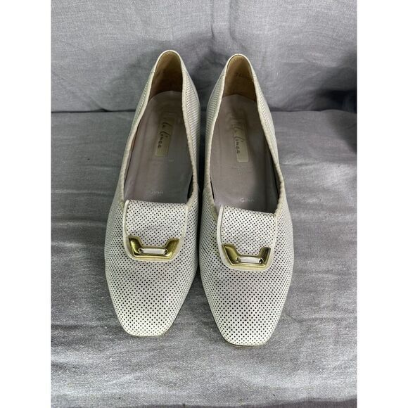 Gina Tees Shoes - La Linea Hassia Gina white pump sz 9.5‎